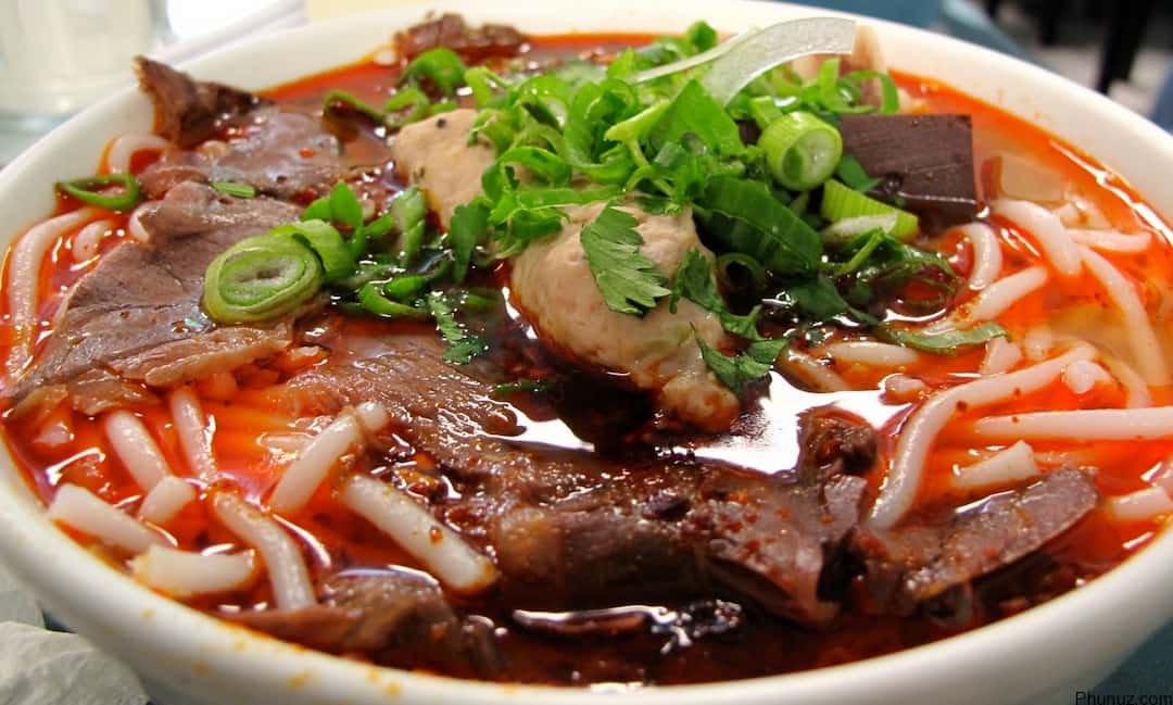 Dưới đây là cách nấu bún bò sa tế