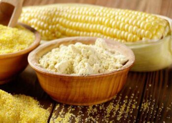 Quá trình làm ra loại bột bắp cũng đòi hỏi nhiều kỹ năng