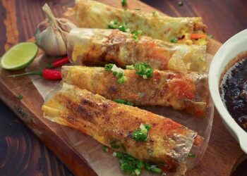 Bánh tráng mắm ruốc Đà Lạt