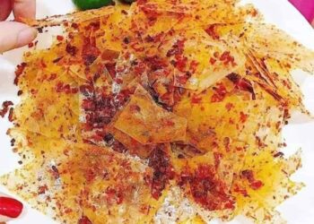 Bánh tráng trộn sa tế