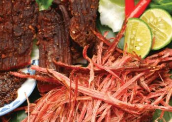 Hướng Dẫn Lựa Chọn Nguyên Liệu Làm Thịt Lợn Gác Bếp