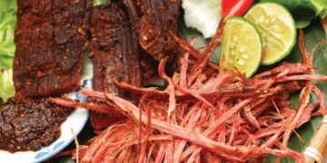 Hướng Dẫn Lựa Chọn Nguyên Liệu Làm Thịt Lợn Gác Bếp