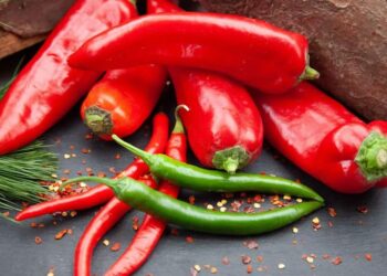 Nên ăn thêm một số loại trái cây - Lưu ý khi ăn ớt