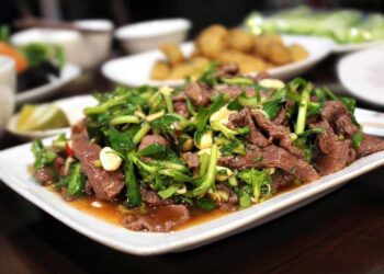 món ăn từ rau ngổ: thịt bò xào rau ngổ